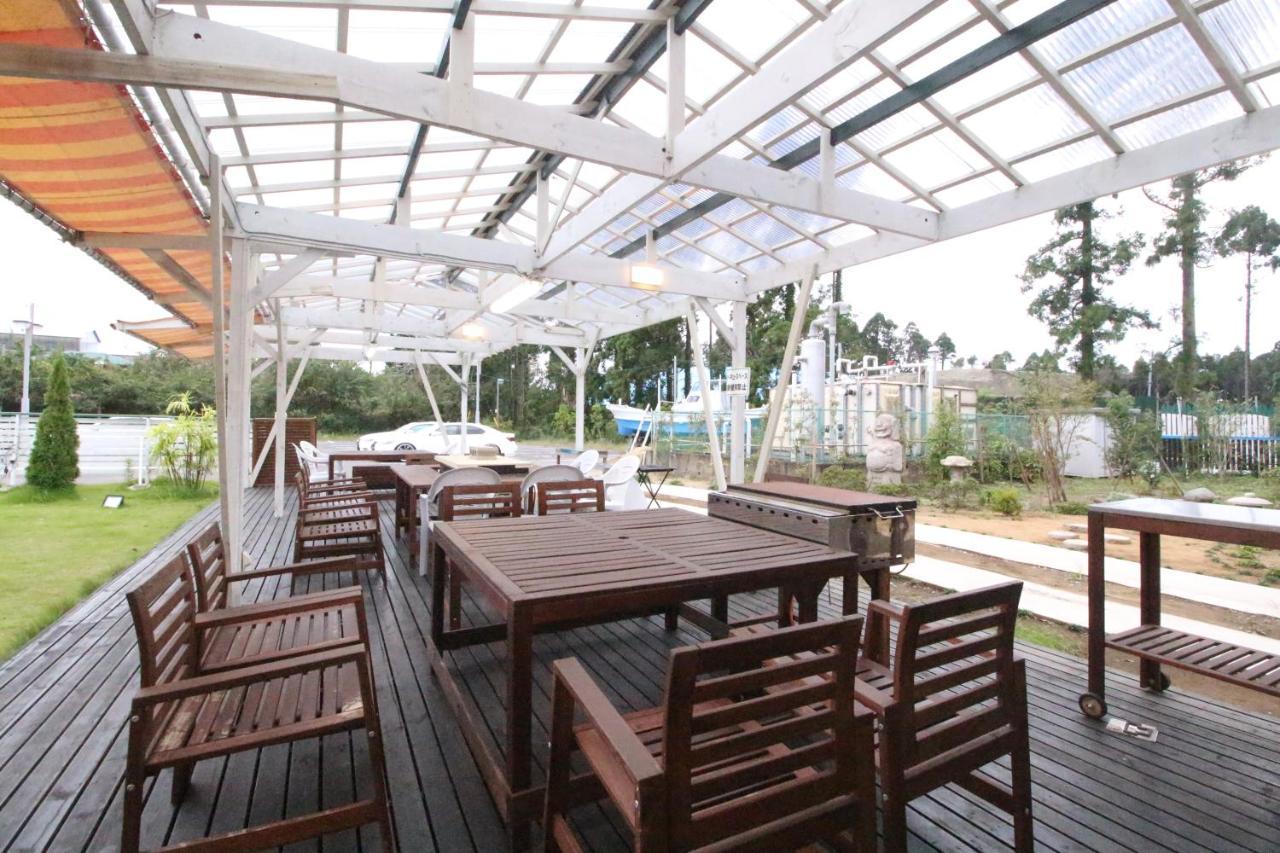 Hotel Swan Lake Nagara Nagara  Exterior photo